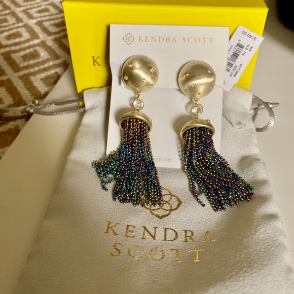 Kendra Scott Jewelry - Kendra Scott Sue Tassel Clip-on Earrings in Gold